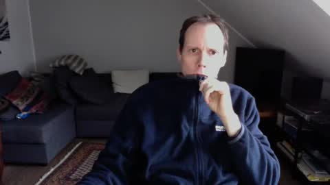 Snapshot of pedrohh chatting on 12-25-24, 01:30 Arno online show from 12-25-24, 01:30