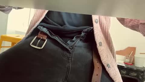 Snapshot of pedroserrano2000 chatting on 02-25-26, 01:21 PedrOO OO online show from 02-25-26, 01:21