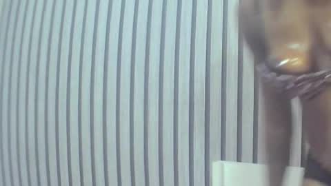 Lizzy online show from 10-25-25, 08:36