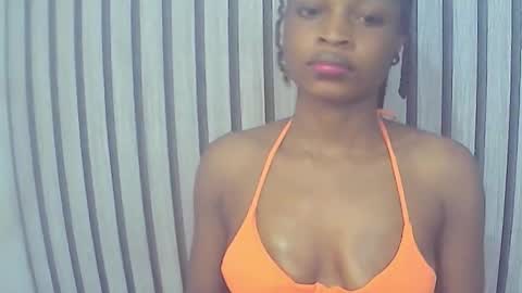 Lizzy online show from 11-18-25, 01:59