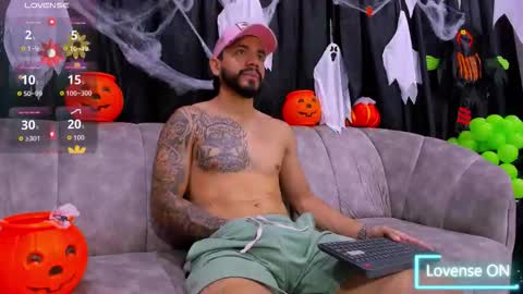 Snapshot of pegaso_win chatting on 10-28-25, 01:36 Pegaso online show from 10-28-25, 01:36