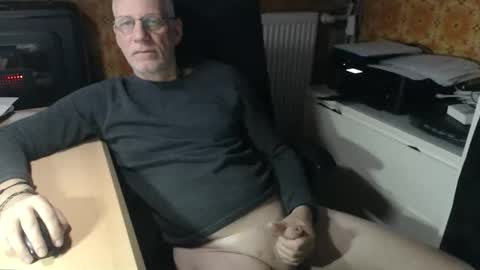 Pemue65 online show from 11-07-25, 06:24