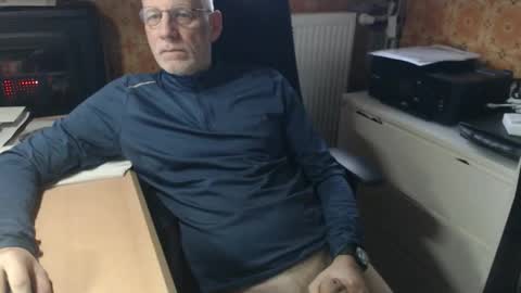 Pemue65 online show from 11-28-25, 07:44