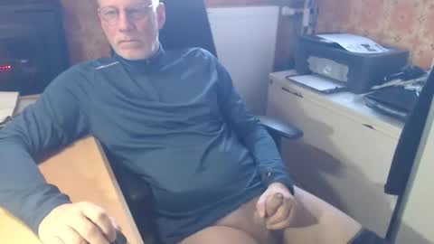 Pemue65 online show from 03-27-26, 06:52