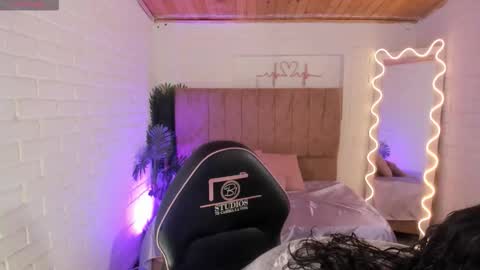 penelope online show from 11-10-25, 03:38