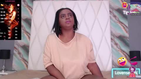 Snapshot of penelopeboobs_ chatting on 11-25-25, 11:16 online show from 11-25-25, 11:16