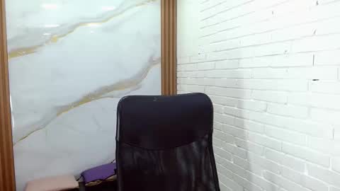 Penelopee Rouse online show from 12-14-25, 07:29