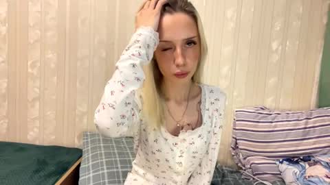 Margot online show from 10-22-25, 02:06