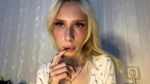 Margot online show from 11-19-25, 02:17