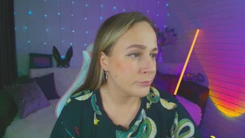 Snapshot of pepper_cat chatting on 01-10-25, 10:39 Dia online show from 01-10-25, 10:39