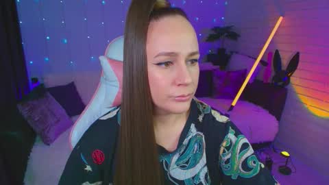 Snapshot of pepper_cat chatting on 10-17-25, 08:55 Dia online show from 10-17-25, 08:55