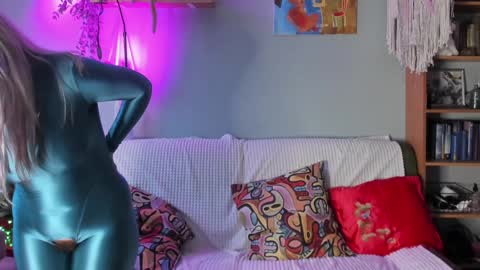 Olivia online show from 12-27-24, 10:12