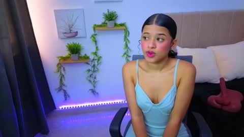 Snapshot of pequitasmedusa9 chatting on 10-14-25, 07:03 pequitasmedusa9 online show from 10-14-25, 07:03