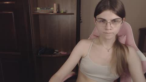 Snapshot of peralez_f chatting on 12-03-24, 09:23 Farida online show from 12-03-24, 09:23