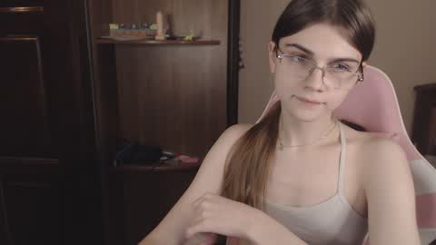 Snapshot of peralez_f chatting on 12-05-24, 11:18 Farida online show from 12-05-24, 11:18