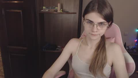 Snapshot of peralez_f chatting on 01-09-25, 03:36 Farida online show from 01-09-25, 03:36