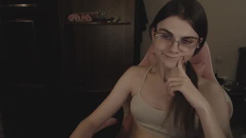 Snapshot of peralez_f chatting on 02-18-25, 02:16 Farida online show from 02-18-25, 02:16