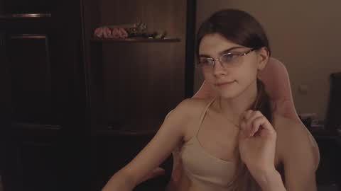 Snapshot of peralez_f chatting on 02-21-25, 01:55 Farida online show from 02-21-25, 01:55