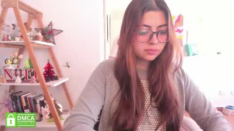 Sarah Ana Banana online show from 11-19-25, 07:03