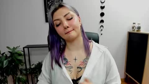 Gabbie online show from 01-30-25, 06:10