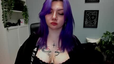 Gabbie online show from 03-10-25, 05:50