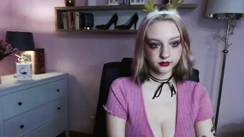 Madeline online show from 12-23-24, 03:44