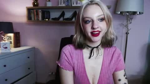 Madeline online show from 12-23-24, 07:20