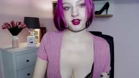 Madeline online show from 01-12-25, 02:41
