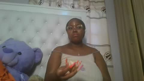 Snapshot of periwinkle20 chatting on 02-12-26, 04:18 Taurus online show from 02-12-26, 04:18