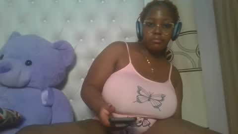 Snapshot of periwinkle20 chatting on 03-25-26, 06:25 Taurus online show from 03-25-26, 06:25