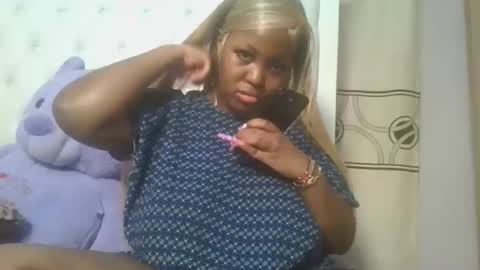 Snapshot of periwinkle20 chatting on 04-07-26, 06:08 Taurus online show from 04-07-26, 06:08