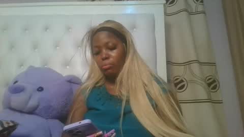 Snapshot of periwinkle20 chatting on 04-14-26, 06:14 Taurus online show from 04-14-26, 06:14