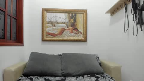 Snapshot of perla_8710 chatting on 10-11-25, 12:15 Diana And Alan online show from 10-11-25, 12:15