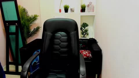 horror flying on the wings of the night.... online show from 01-05-25, 08:32