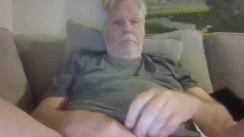 Snapshot of pervdude01 chatting on 12-19-24, 10:13 Nut4aNickel online show from 12-19-24, 10:13