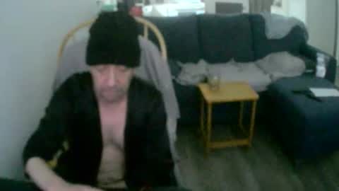 Snapshot of perver696969 chatting on 01-25-25, 07:18 sex adicted online show from 01-25-25, 07:18
