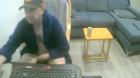 Snapshot of perver696969 chatting on 10-20-25, 11:43 sex adicted online show from 10-20-25, 11:43