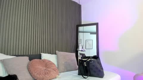 Lizza online show from 11-23-25, 11:54