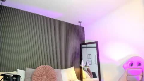 Lizza online show from 11-28-25, 10:51