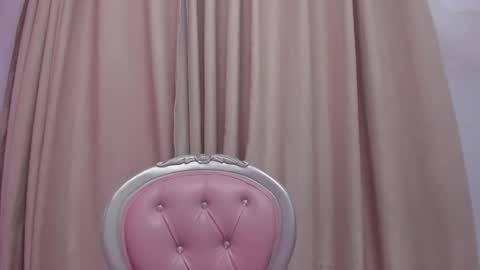 LAURA  online show from 01-11-25, 02:04