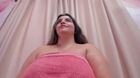 LAURA  online show from 01-11-25, 05:07