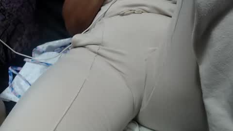 Snapshot of pervert_suseth chatting on 01-23-25, 07:29 Suseth online show from 01-23-25, 07:29