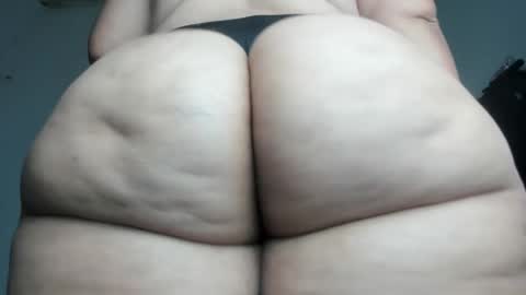 Snapshot of pervertt_mommy chatting on 01-16-26, 09:13 Alexandra online show from 01-16-26, 09:13