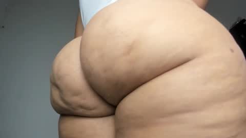 Snapshot of pervertt_mommy chatting on 01-18-26, 09:24 Alexandra online show from 01-18-26, 09:24