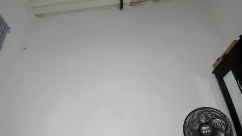 Snapshot of pervertt_mommy chatting on 02-04-26, 08:53 Alexandra online show from 02-04-26, 08:53