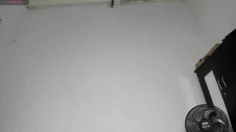 Snapshot of pervertt_mommy chatting on 03-03-26, 08:42 Alexandra online show from 03-03-26, 08:42