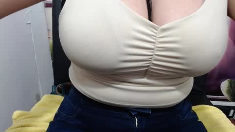 Snapshot of pervertt_nicole chatting on 02-24-25, 06:26  Nicole   online show from 02-24-25, 06:26