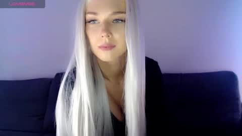 Snapshot of pervyblonde chatting on 02-03-25, 12:47 Isabella online show from 02-03-25, 12:47