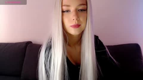 Snapshot of pervyblonde chatting on 02-13-25, 11:28 Isabella online show from 02-13-25, 11:28