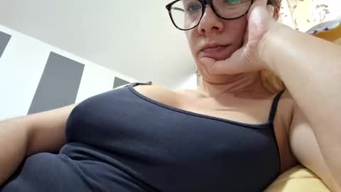 Lisa -  online show from 01-10-25, 10:28